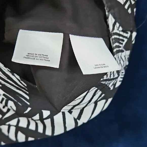 Kasper Black and White Midi Dress with Sophisticated Style - Picture 4 of 10